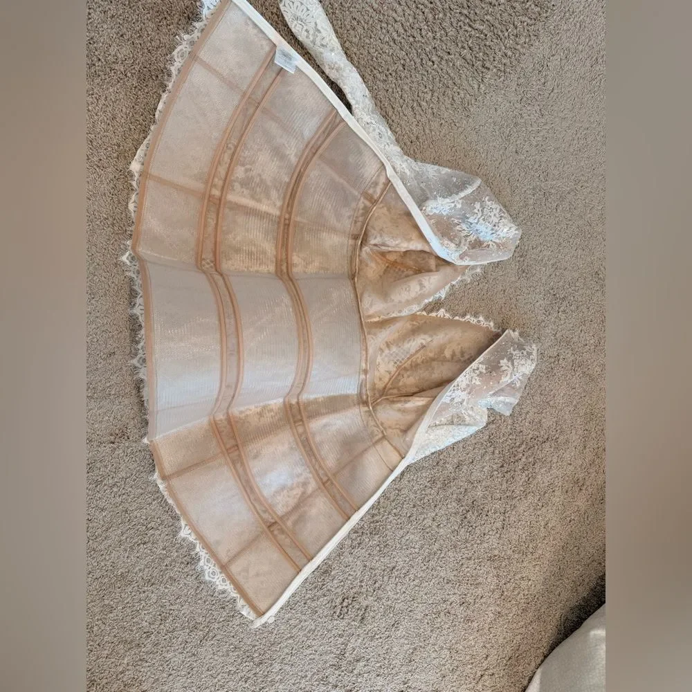 NWOT BRONX AND BANCO Isabella Long Sleeve Mini Dress in White - Picture 14 of 16